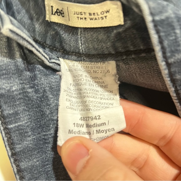 Lee Just Below The Waist Jean Capris Size 18W - Picture 8 of 8